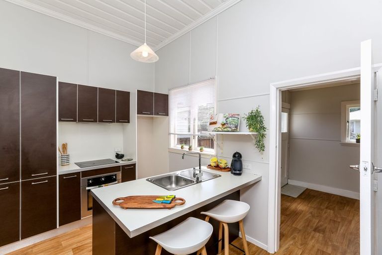 Photo of property in 43 Lorna Street, Lynmouth, New Plymouth, 4310