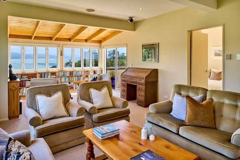 Photo of property in 14 The Crescent, Roseneath, Wellington, 6011