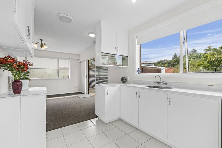 Photo of property in 28b Pendarves Street, New Plymouth, 4310
