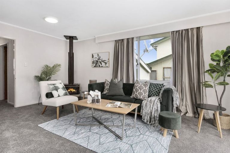 Photo of property in 45 Hicks Close, Whitby, Porirua, 5024