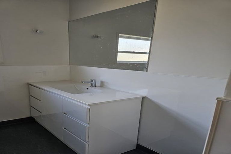 Photo of property in 11 Freyberg Avenue, Papatoetoe, Auckland, 2104