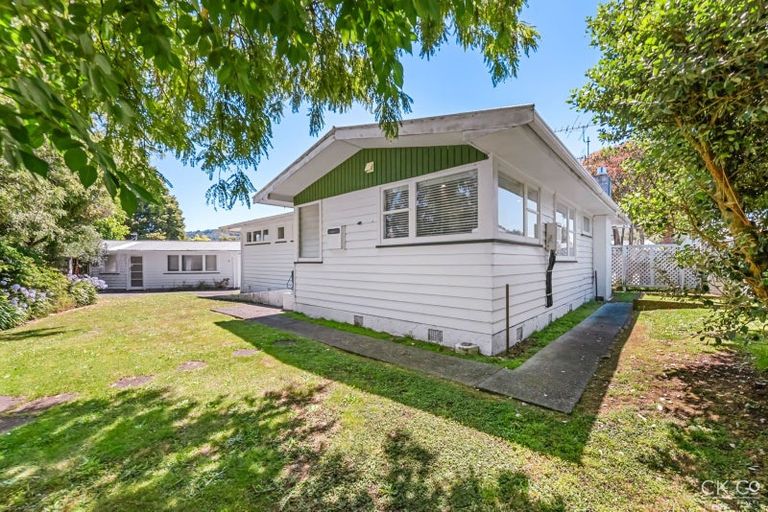 Photo of property in 4 Snell Grove, Clouston Park, Upper Hutt, 5018