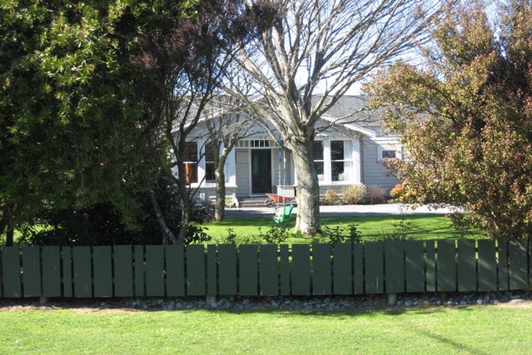 Photo of property in 21 Reading Street, Greytown, 5712