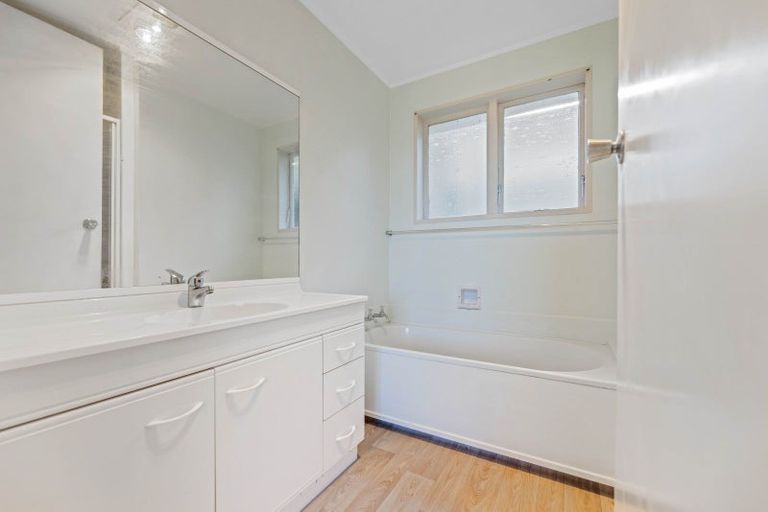 Photo of property in 13 Beachman Grove, Hilltop, Taupo, 3330