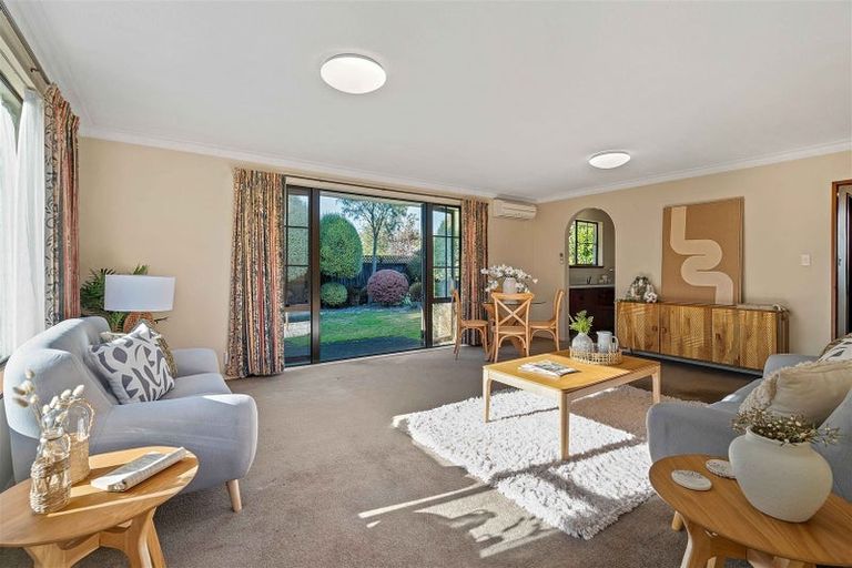 Photo of property in 2/14 Resolution Place, Bryndwr, Christchurch, 8053