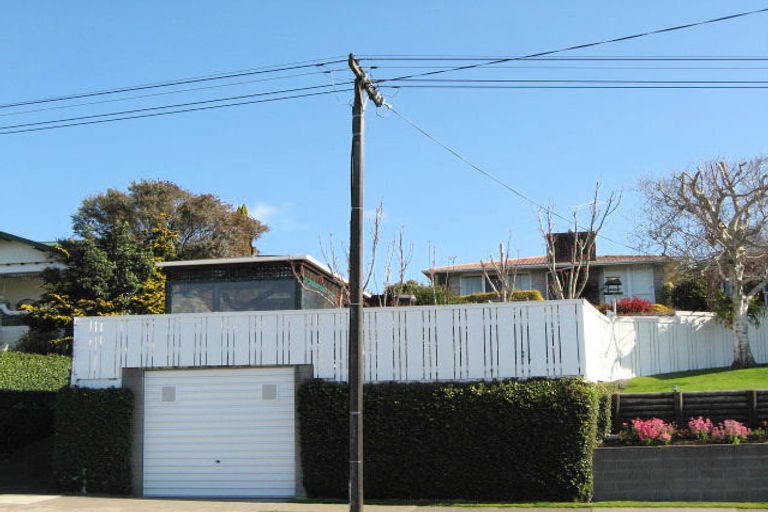 Photo of property in 26 Dartmoor Avenue, Westown, New Plymouth, 4310