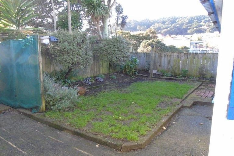 Photo of property in 12 Edge Hill, Mount Victoria, Wellington, 6011