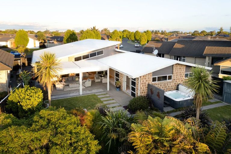 Photo of property in 140 Saint James Drive, Huntington, Hamilton, 3210