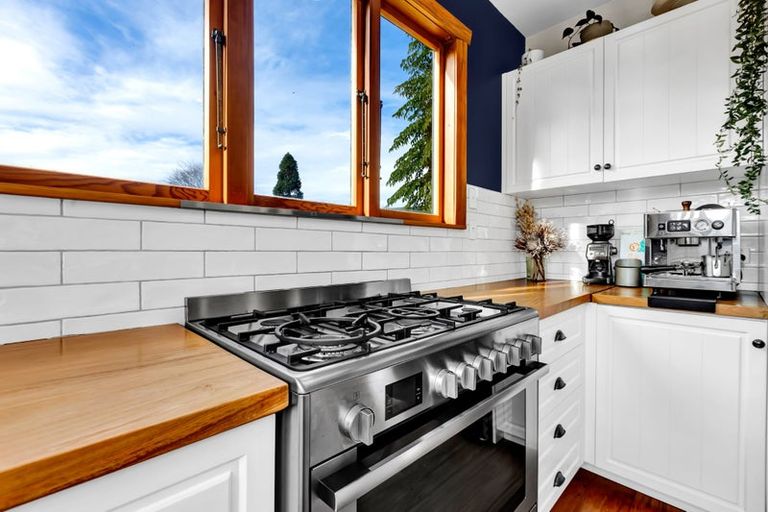 Photo of property in 37 Ballance Street, Lower Vogeltown, New Plymouth, 4310