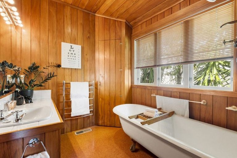 Photo of property in 5 Bayview Road, Hauraki, Auckland, 0622