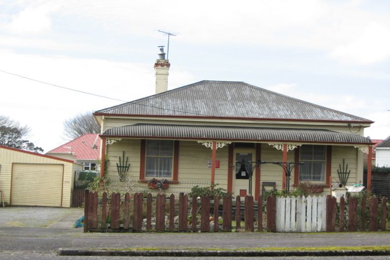 Photo of property in 114 Miranda Street, Stratford, 4332