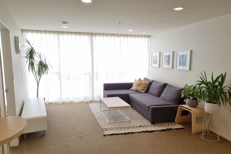 Photo of property in Terrace Heights Apartments, 2/163p The Terrace, Wellington Central, Wellington, 6011