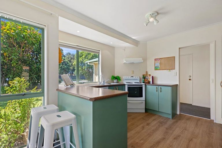 Photo of property in 96 Evans Road, Papamoa Beach, Papamoa, 3118