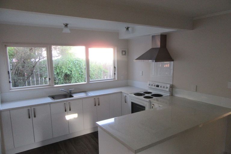 Photo of property in 16 Montana Road, Totara Park, Upper Hutt, 5018