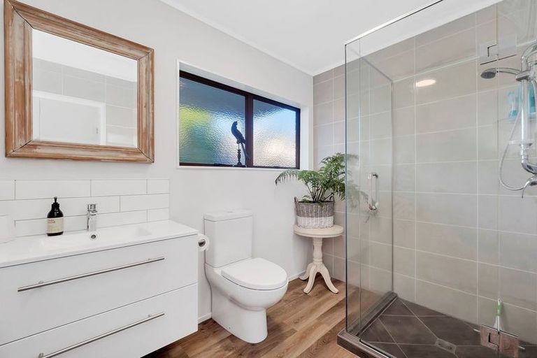 Photo of property in 20a Seaview Road, Otumoetai, Tauranga, 3110