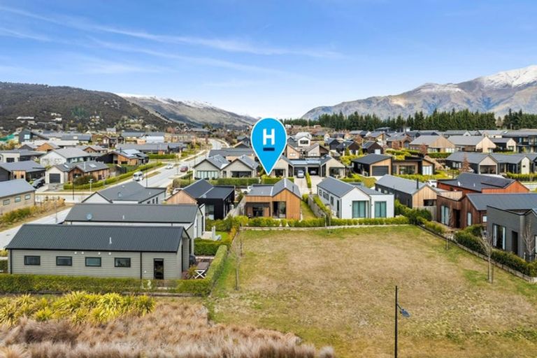 Photo of property in 42 Obelisk Street, Wanaka, 9305