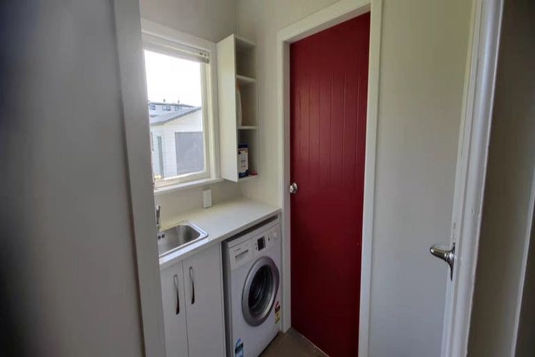 Photo of property in 3 Yeovil Road, Te Atatu Peninsula, Auckland, 0610