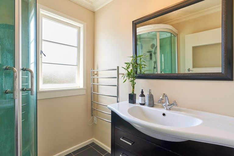 Photo of property in 811 Saint Aubyn Street West, Saint Leonards, Hastings, 4120