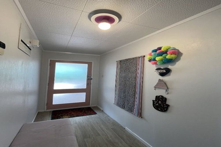 Photo of property in 42 Conclusion Street, Ascot Park, Porirua, 5024