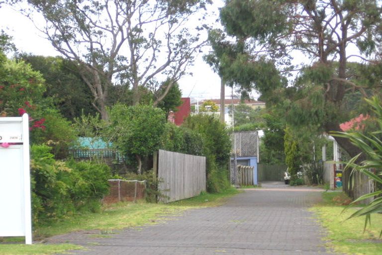 Photo of property in 4/290 Rangatira Road, Beach Haven, Auckland, 0626