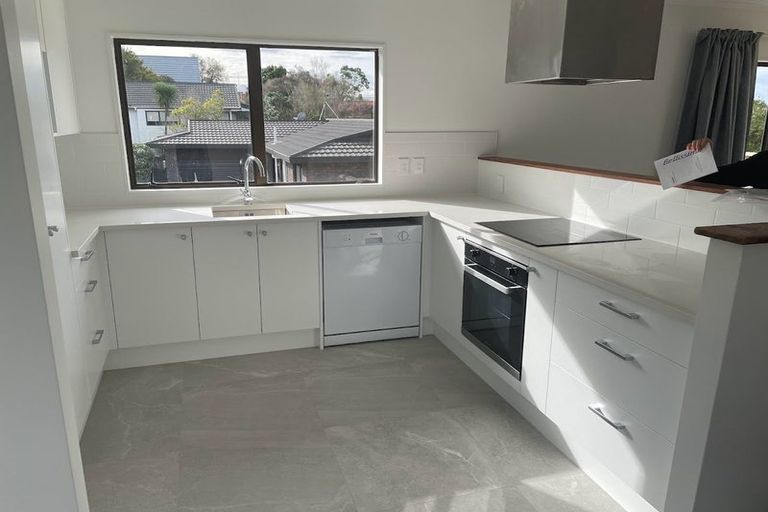 Photo of property in 5/37a Glengarry Road, Glen Eden, Auckland, 0602