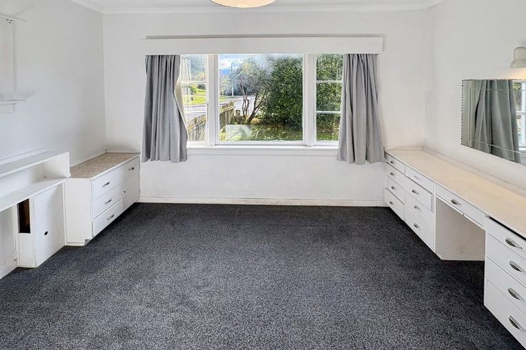 Photo of property in 2/4 Rodney Street, Waiwhetu, Lower Hutt, 5010