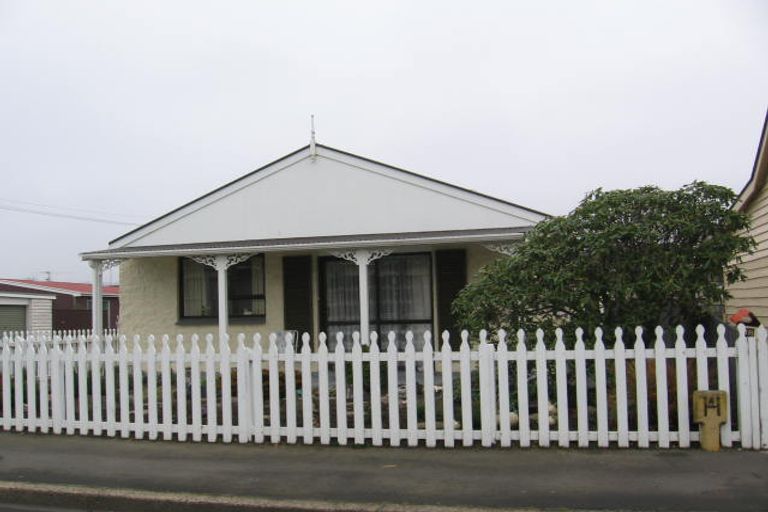 Photo of property in 40 Bradshaw Street, South Dunedin, Dunedin, 9012