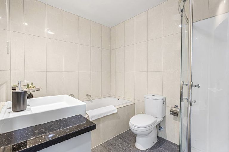 Photo of property in 202 Porchester Road, Takanini, 2112