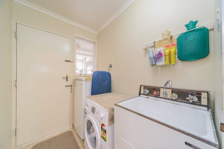 Photo of property in 2/142 Heretaunga Street, Palmerston North, 4414