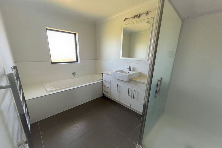 Photo of property in 2 Hector Drive, Rototuna North, Hamilton, 3210