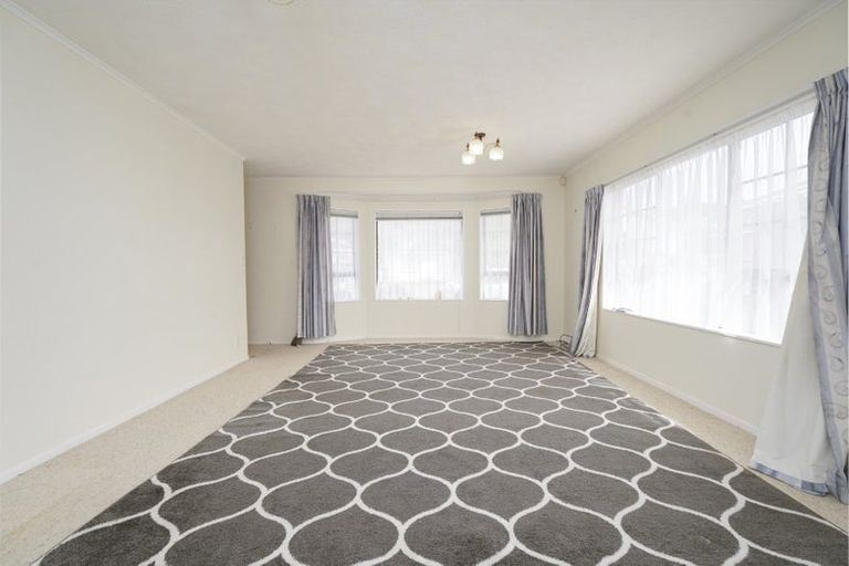 Photo of property in 110 Oxford Street, Tawa, Wellington, 5028