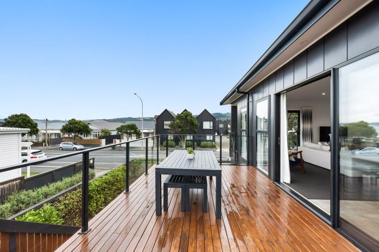 Photo of property in 16 Cuba Street, Petone, Lower Hutt, 5012