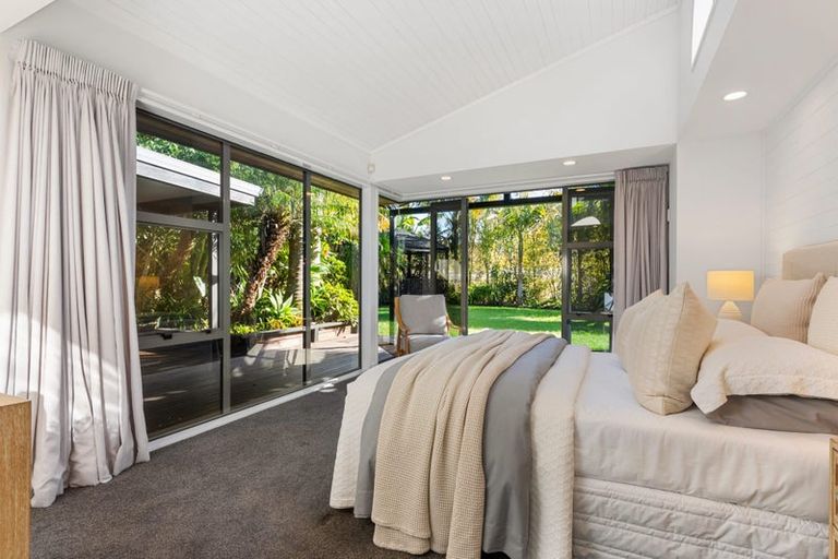 Photo of property in 6 Birchwood Grove, Greenhithe, Auckland, 0632