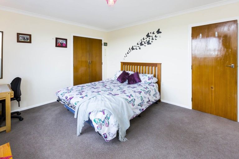 Photo of property in 27 Sunnyview Drive, Brown Owl, Upper Hutt, 5018