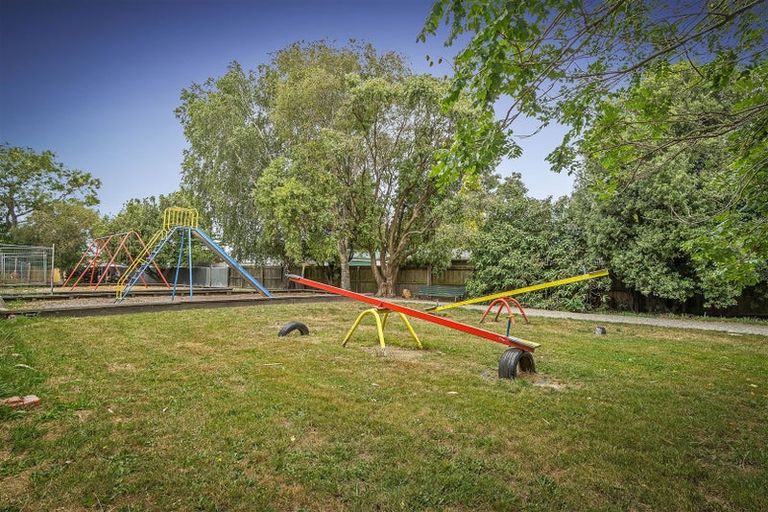 Photo of property in 14 Pinehurst Crescent, Russley, Christchurch, 8042