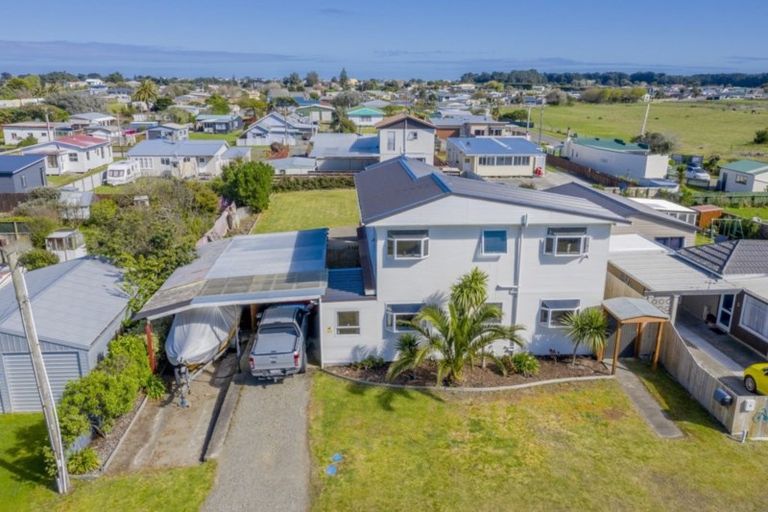 Photo of property in 6 Huia Street, Foxton Beach, Foxton, 4815