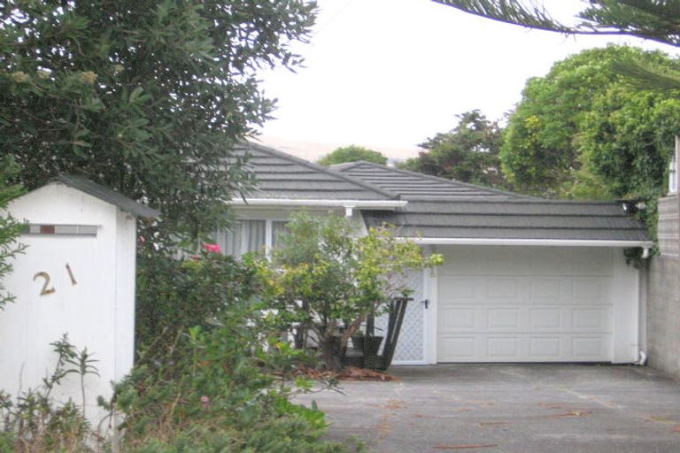 Photo of property in 21 Olivia Crescent, Tawa, Wellington, 5028