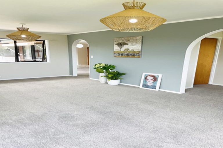 Photo of property in 21 Woodview Rise, Botany Downs, Auckland, 2010