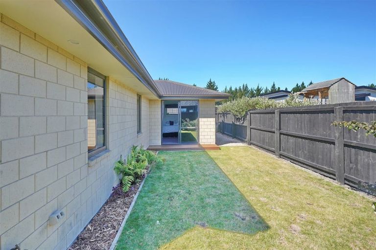 Photo of property in 4 Kohunga Crescent, Bottle Lake, Christchurch, 8083