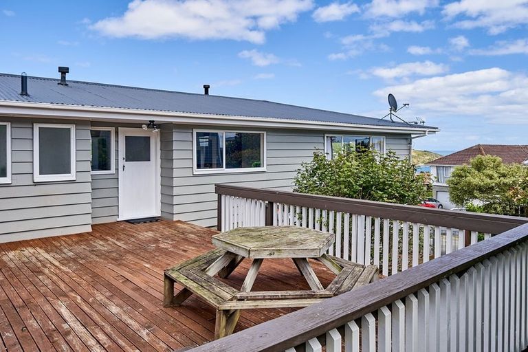 Photo of property in 11 De Castro Place, Titahi Bay, Porirua, 5022