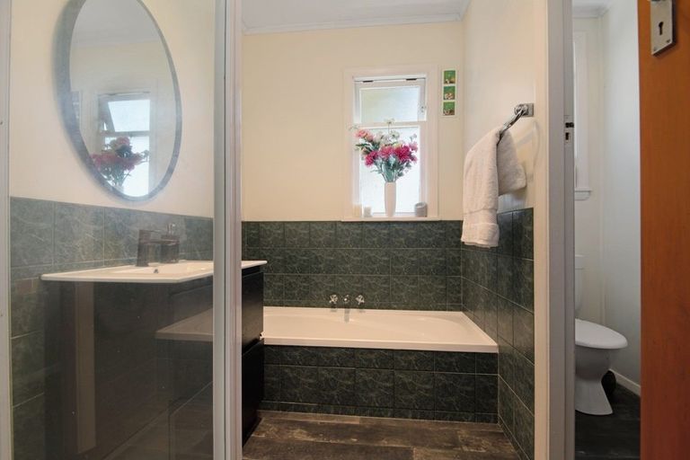 Photo of property in 159 College Street, Awapuni, Palmerston North, 4412