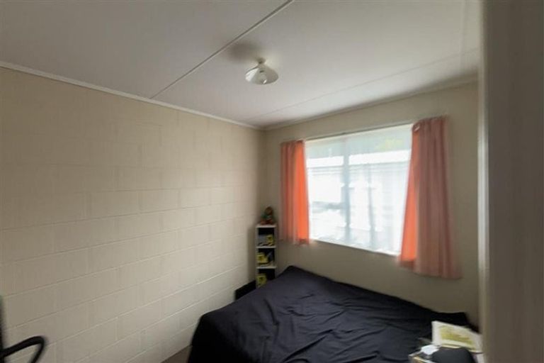 Photo of property in 31 Cumberland Street, Merrilands, New Plymouth, 4312