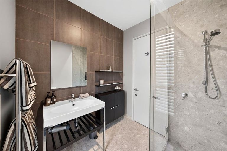 Photo of property in 29 Cecil Road, Milford, Auckland, 0620