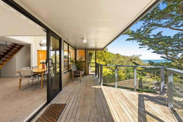 Photo of property in 136 Cheviot Road, Lowry Bay, Lower Hutt, 5013