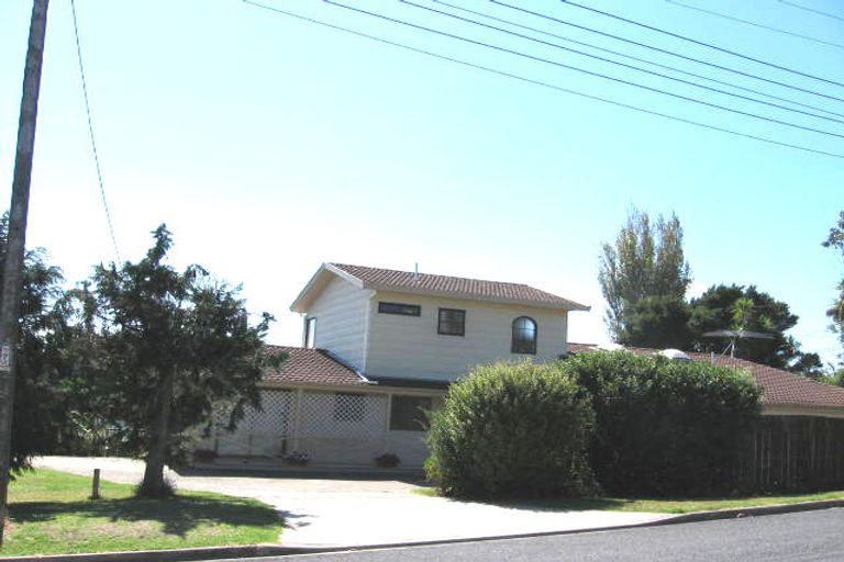 Photo of property in 1/1 Manuwai Road, Torbay, Auckland, 0630