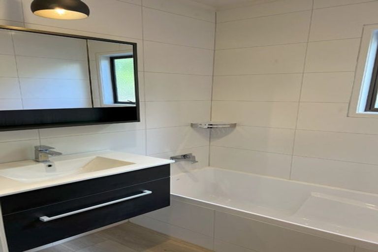 Photo of property in 58 Wirihana Road, Titirangi, Auckland, 0604