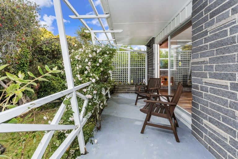 Photo of property in 12 Outlook Road, Greenhithe, Auckland, 0632
