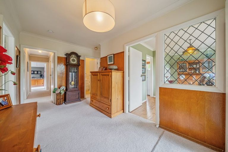 Photo of property in 4 Birch Grove, Pinehaven, Upper Hutt, 5019