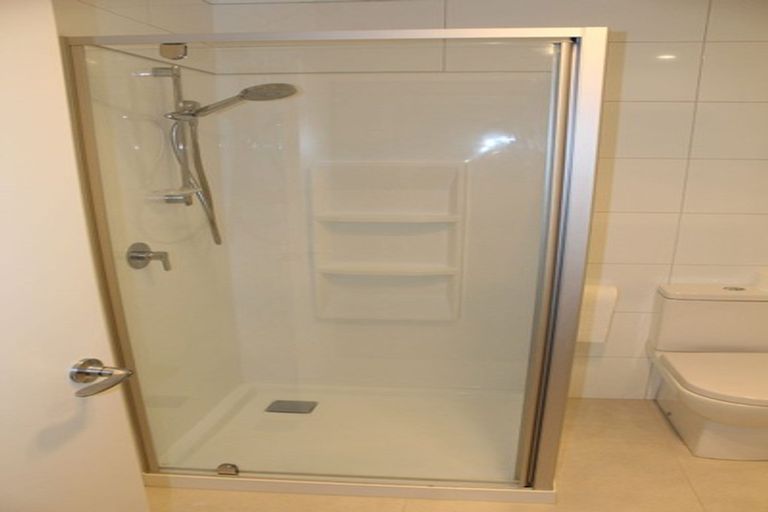 Photo of property in 24a Titoki Street, Te Atatu Peninsula, Auckland, 0610