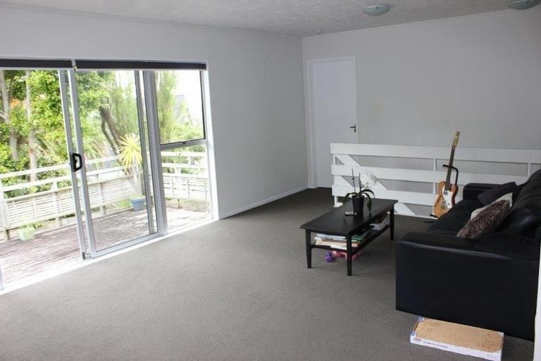 Photo of property in 1/104 Arran Road, Browns Bay, Auckland, 0630